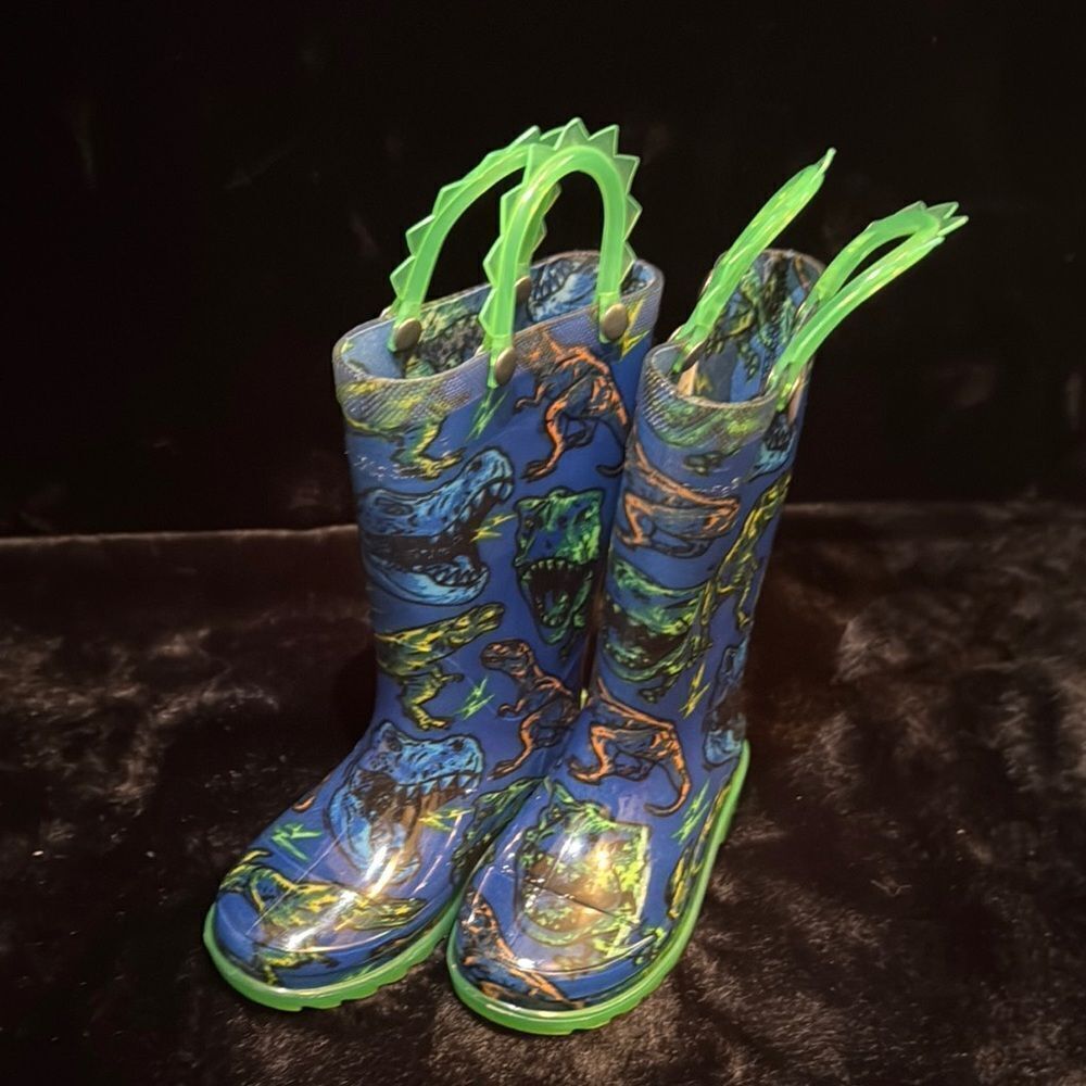 Western Chief Dino Strip Light-Up Rainboots